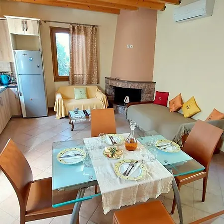 Laertis Luxury House *